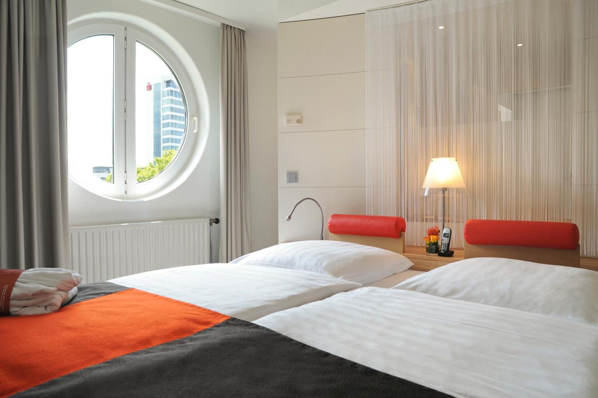 Privilege Queen Suite Sofa Bed Balcony